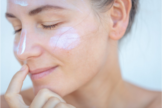 Jak dbać o skórę twarzy zimą?